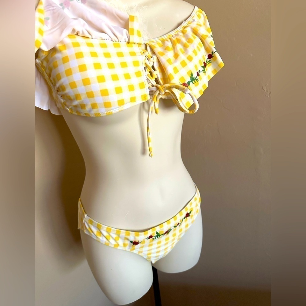 Hot Topic 2 piece bikini - Picture 3 of 6